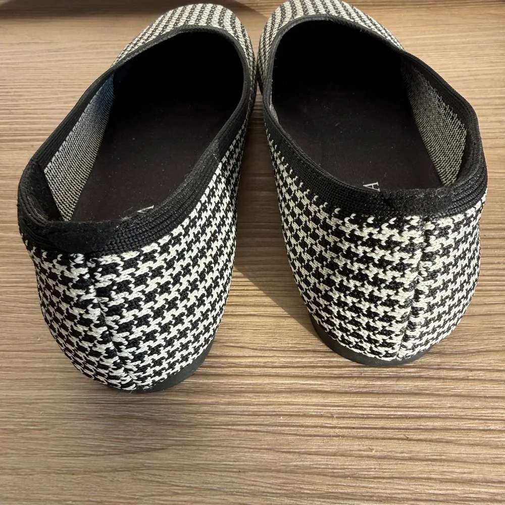 VIVAIA Black and White Houndstooth Flats - Picture 3 of 4